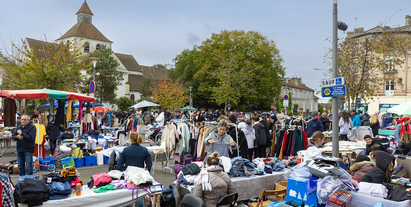 brocante et vide-dressing le lundi 9 juin 2025 a la ferme du Vieux-Pays